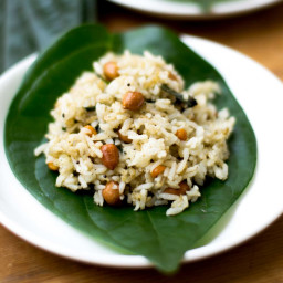 Vetrilai Poondu Sadam / Betel Leaves Rice with Garlic