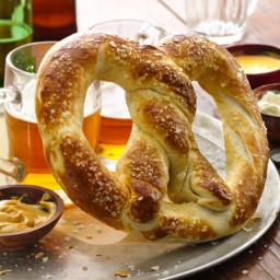 Victory Pretzel with Dipping Sauces
