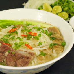 vietnamese-beef-noodle-soup-pho-bo-1767870.jpg