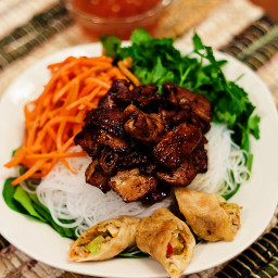 Vietnamese Bun Thit Nuong :: Vietnamese Pork Noodle Bowl