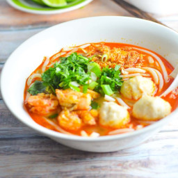 Vietnamese Crab Tapioca Noodle Soup (Banh Canh Cua)