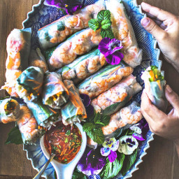 Vietnamese Fresh Spring Rolls with Thai Sweet Chili Sauce