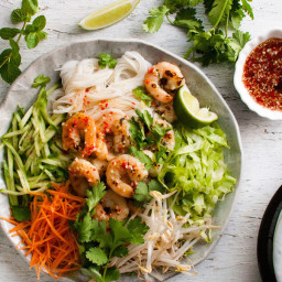 Vietnamese Garlic Shrimp (Prawn) Noodle Salad