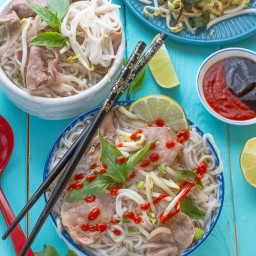 Vietnamese Pho – Beef Rice Noodle Soup Recipe (Pho Bo) with Shortcut and Sl