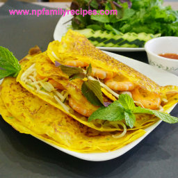 Vietnamese Sizzling Crepe (Bánh Xèo)