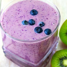 Vitamin C Rich Blueberry And Kiwi Smoothie For Wrinkle-Less Skin