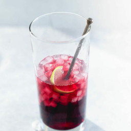 vodka-cranberry-cocktail-3061931.jpg