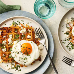 Waffle Iron Hash Browns Are The Crispiest Breakfast Potatoes You've Eve