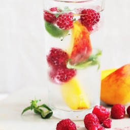 Wake Up: Raspberry and Peach Detox Water