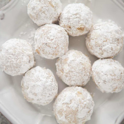walnut-snowball-cookies-1992504.jpg