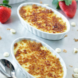 White Chocolate Creme Brulee with Strawberry