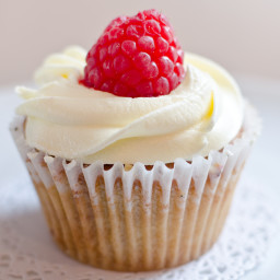 White Chocolate Raspberry Cupcakes