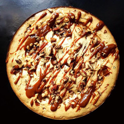 White Chocolate Toffee Pecan Cheesecake with Dulce de Leche