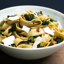 Whole-Wheat Fettuccine With Spicy Broccoli Rabe