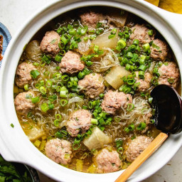 Winter melon meatball soup with glass noodles