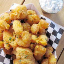 Wisconsin Cheese Curds with Dill Pickle Tartar Sauce