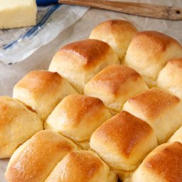 Yeast Cornbread Dinner Rolls: A Bread Machine Yeast Roll Recipe