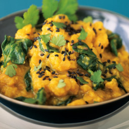 Yellow lentils with spinach and ginger