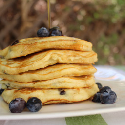 Yoghurt and oatmeal blueberry pancakes