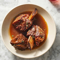 You Can't Go Wrong With Oven-Braised Short Ribs 