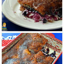 YOU NEED TO TRY BUBBLING BLUEBERRY CREAM CHEESE DANISH