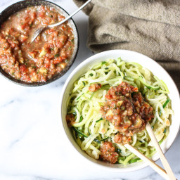Zoodles With Raw Tomato Basil Sauce