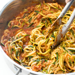 Zucchini Spaghetti (100 Calories & Low Carb!)