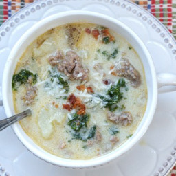 Zuppa Toscana: Olive Garden soup recipe with Italian sausage