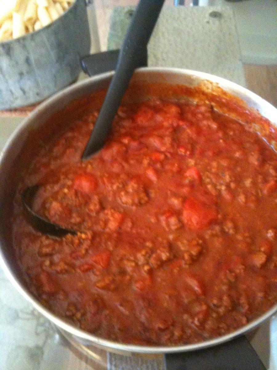 tomato-sauce-with-ground-beef-bigoven