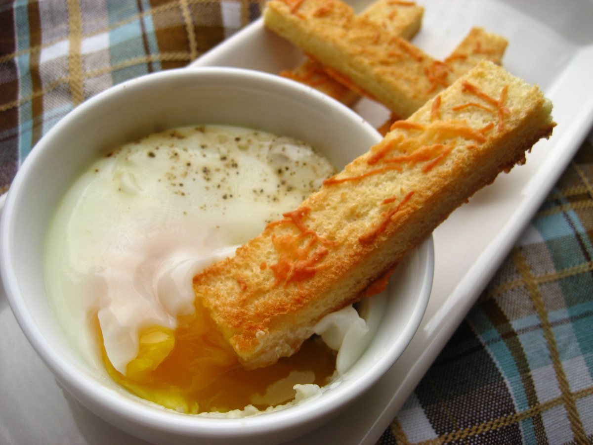 Eggs en Cocotte with Creamed Mushrooms
