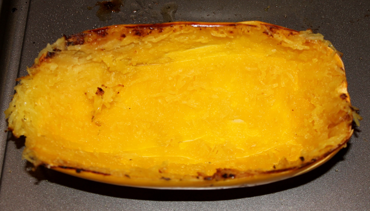 Spaghetti Squash Marinara with Chicken Meatballs