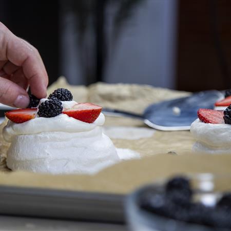 5-tips-to-keep-your-pavlova-on-pointe