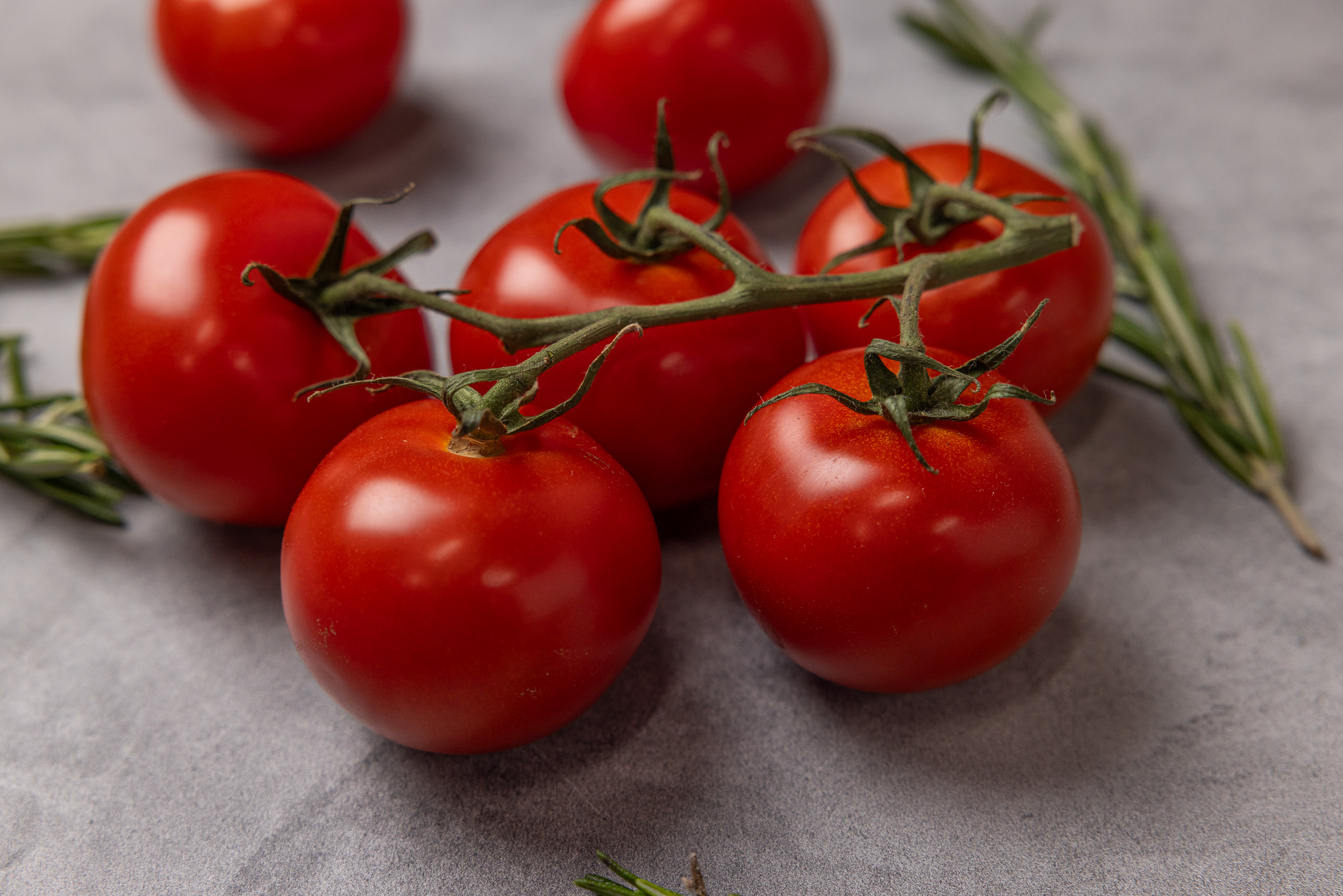 10-types-of-tomatoes-ae2ef07e3de3439dc03b07f6