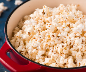 https://bigoven-res.cloudinary.com/image/upload/w_300,c_fill,h_250/stovetop-popcorn-1893872.jpg