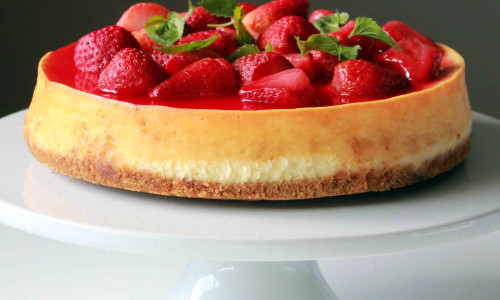 Lemon Cheesecake with Strawberry Basil Topping