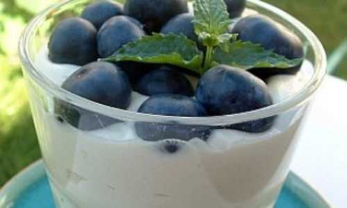 Zabaglione with Blueberries (Zabaglione Con Mirtilli)